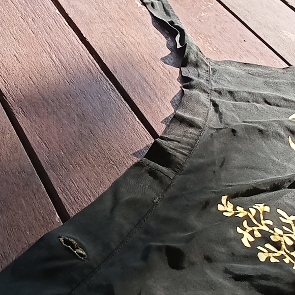Black and Yellow designed wrap skirt - Picture 5 of 5